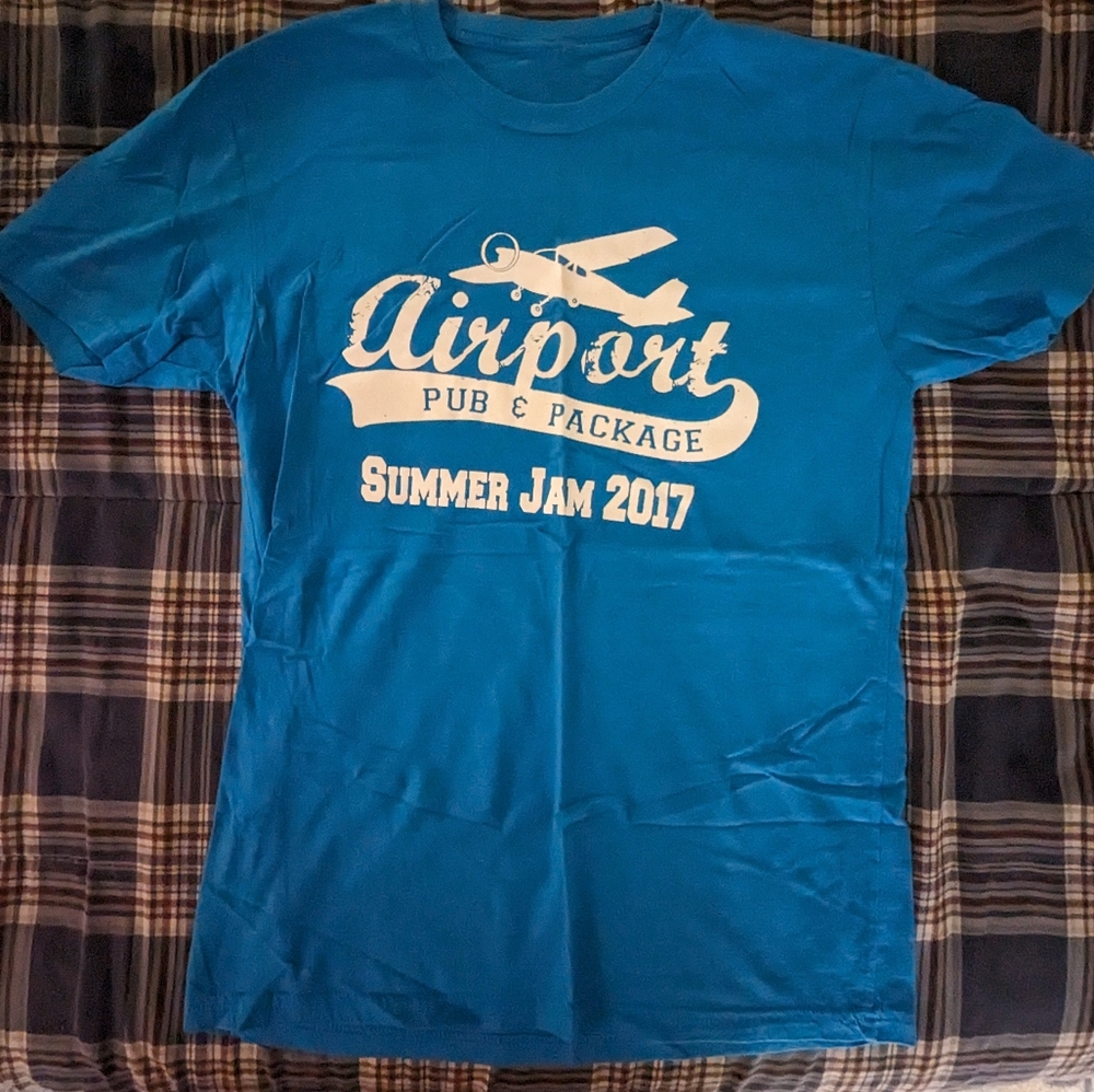 Airport pub and package Summer jam t-shirt